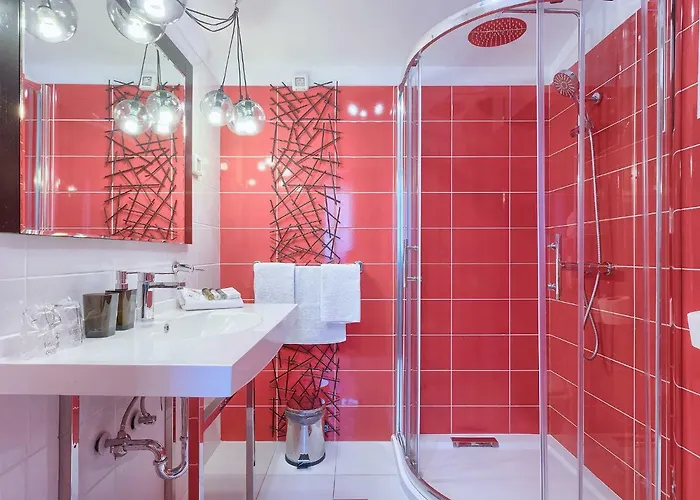 Astinian Puntizela *