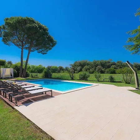 Astinian Puntizela 别墅 *