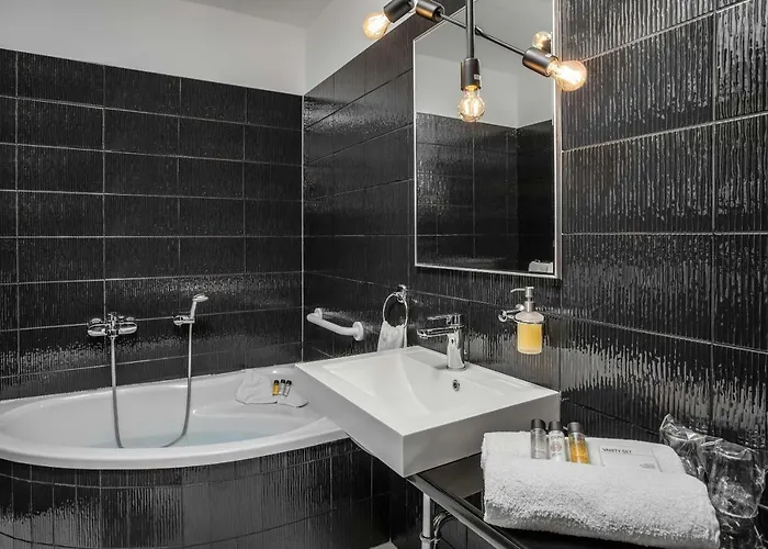 Willa Astinian Puntizela