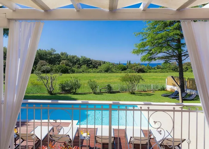 Astinian Puntizela *